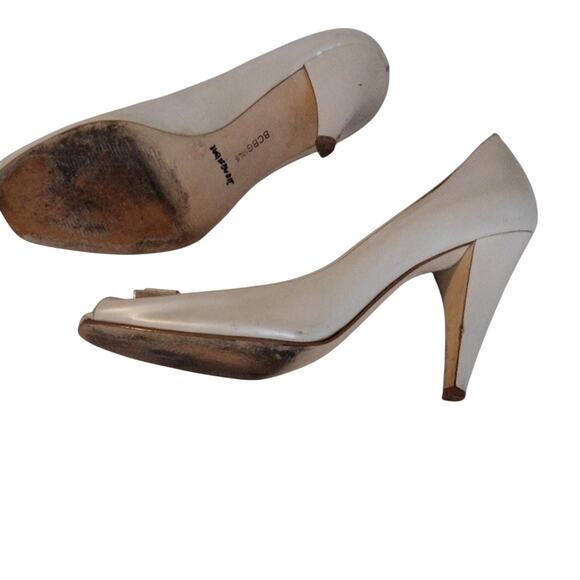 BCBG Leather Heels Open Toe Pumps Sz 10B Ivory Gold Emblem Accent BCBGirls City - Picture 16 of 16